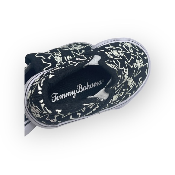 new Tommy Bahama ☠︎︎ Skeleton Print Slip On Sneakers ☠︎︎ Glow in the Dark ☠︎︎ 5 - Picture 11 of 16